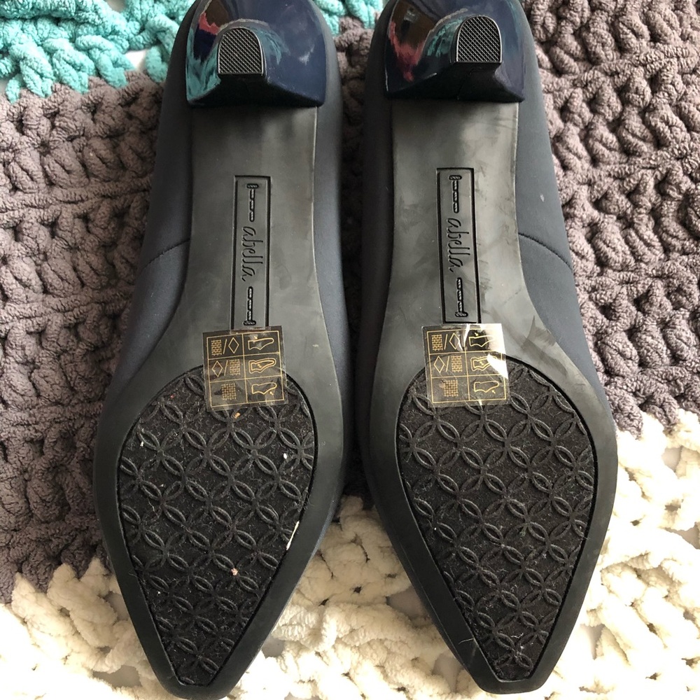 Heels - Picture 3 of 3